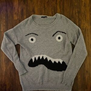 🚨Forever 21 grey faced  Ladies cozy AF sweater ❤️